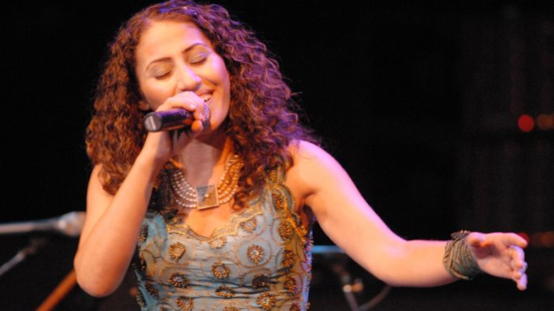 Kurdish singer awarded by distinguished American music college